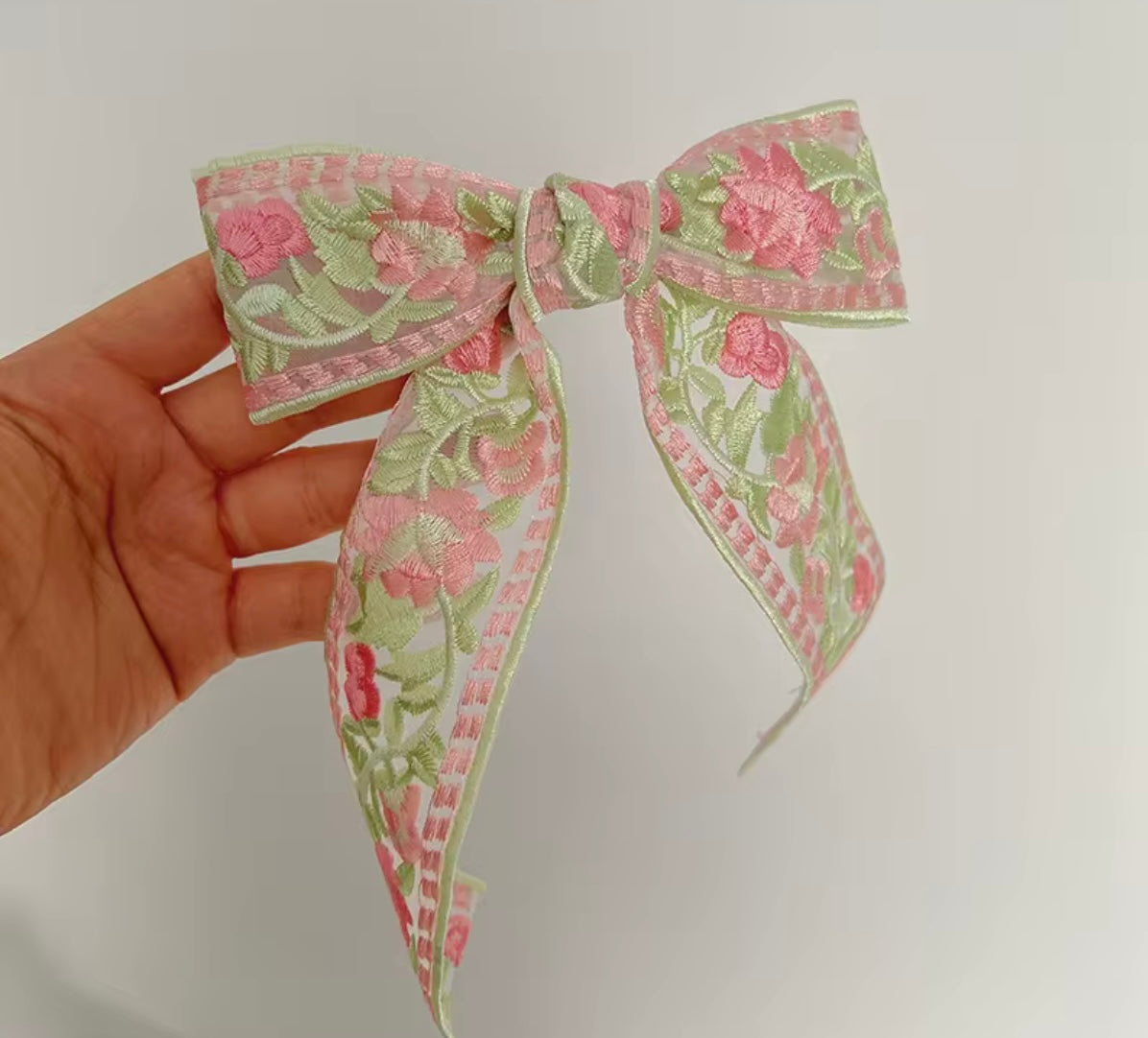 Lace Ribbon Bow