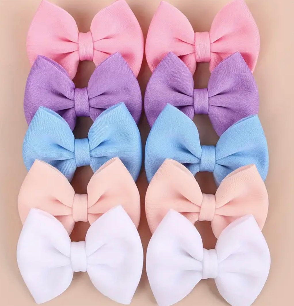 Piggy bows on clips