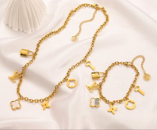 Gold Necklace/ Bracelet set